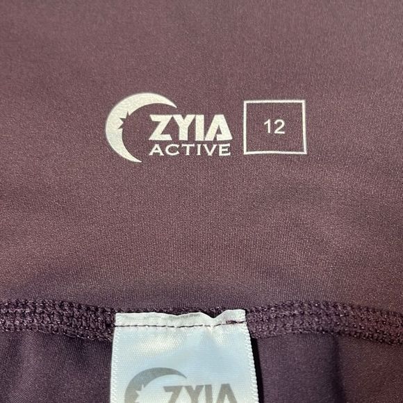 ZYIA Active Brilliant High Rise Pockets Capri Wine - Picture 8 of 9